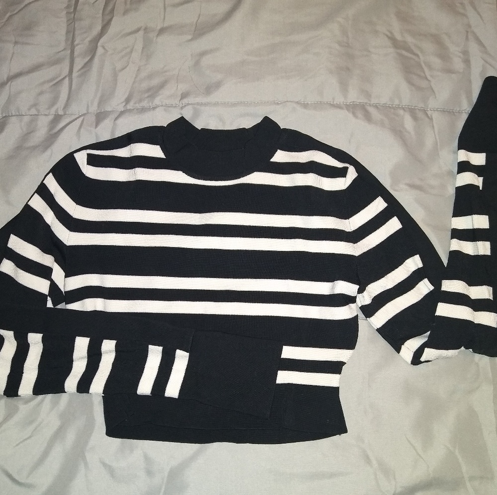 BEBE cropped long sleeve